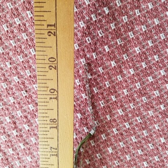 TWO ITEMS: Vintage Fashion Earrings & Necklace in Green - Picture 7 of 7